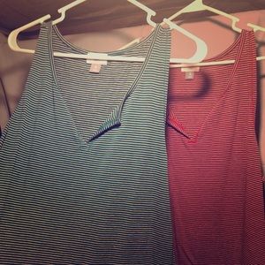 2 women’s tank tops